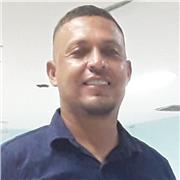 Profesor de temas relacionados con el medio ambiente para niños y niñas